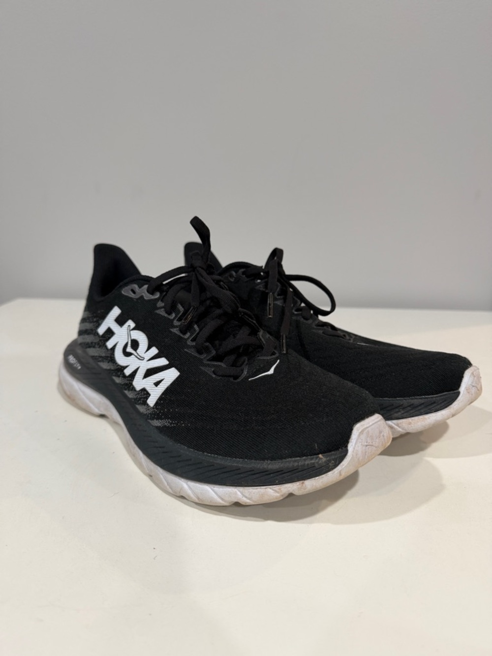 Hoka Mach 5 size 8.5 D Black and White Performance Running Shoes